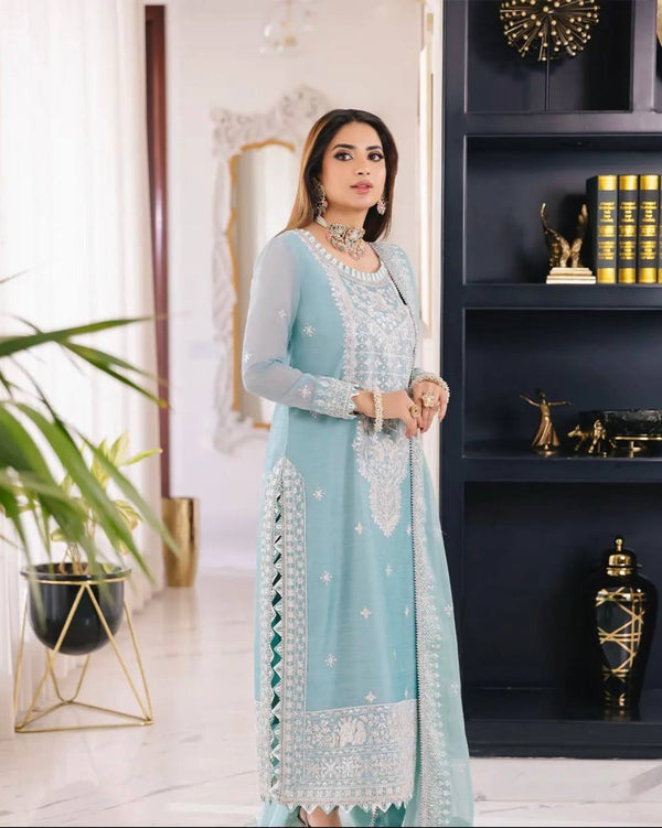 Lunching New Đěsigner Party Wear Look New Top Bottom With Dupatta With Heavy Embroidery